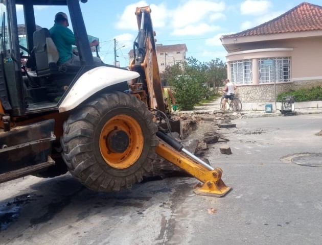 Prefeitura realiza reparo de drenagem pluvial na Avenida Visconde de Mauá